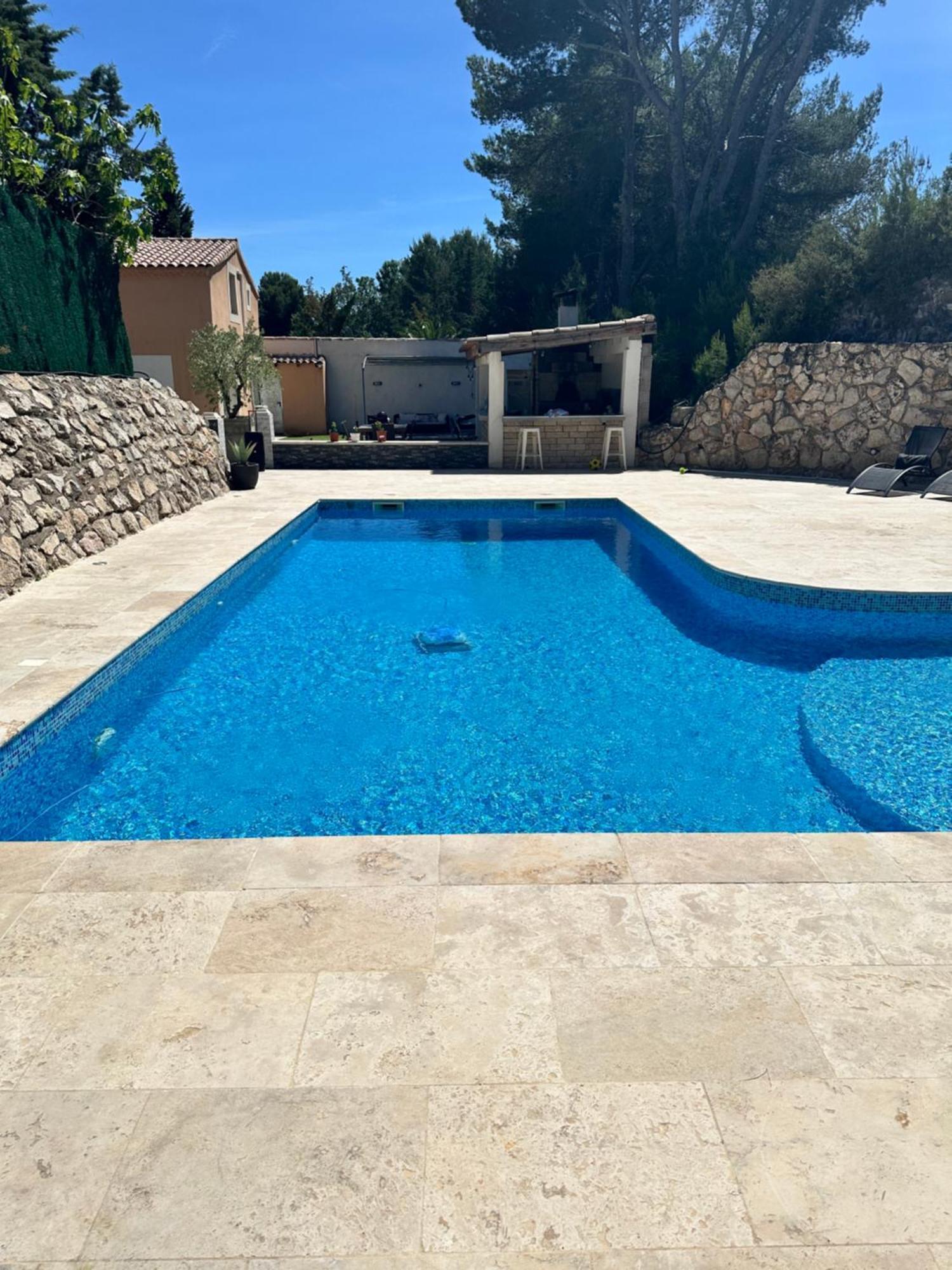 Jolie Maison Avec Vue Sur Piscine Bouc-Bel-Air Esterno foto