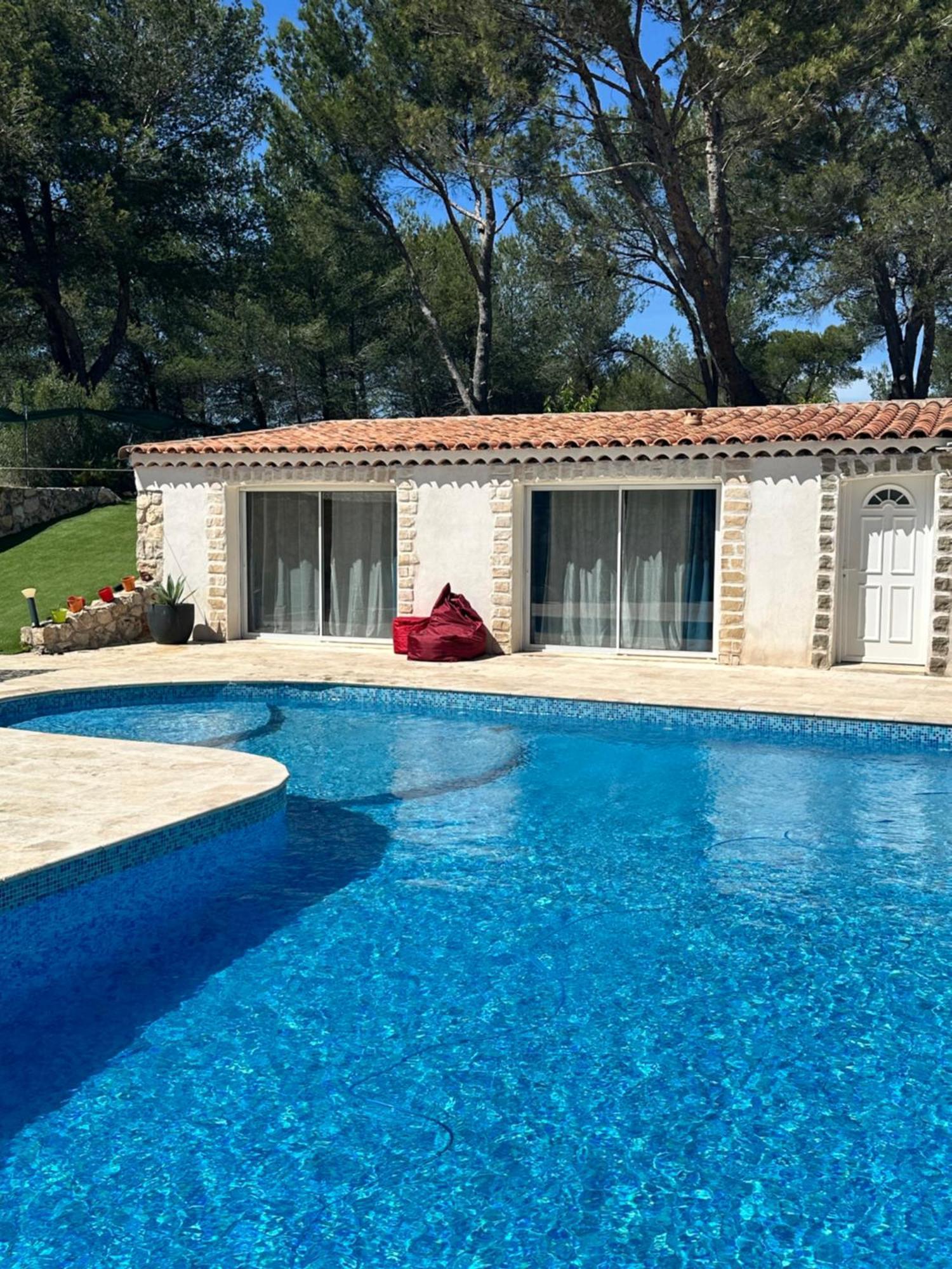 Jolie Maison Avec Vue Sur Piscine Bouc-Bel-Air Esterno foto